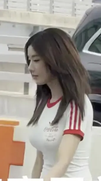 출국하는 권은비 눈나