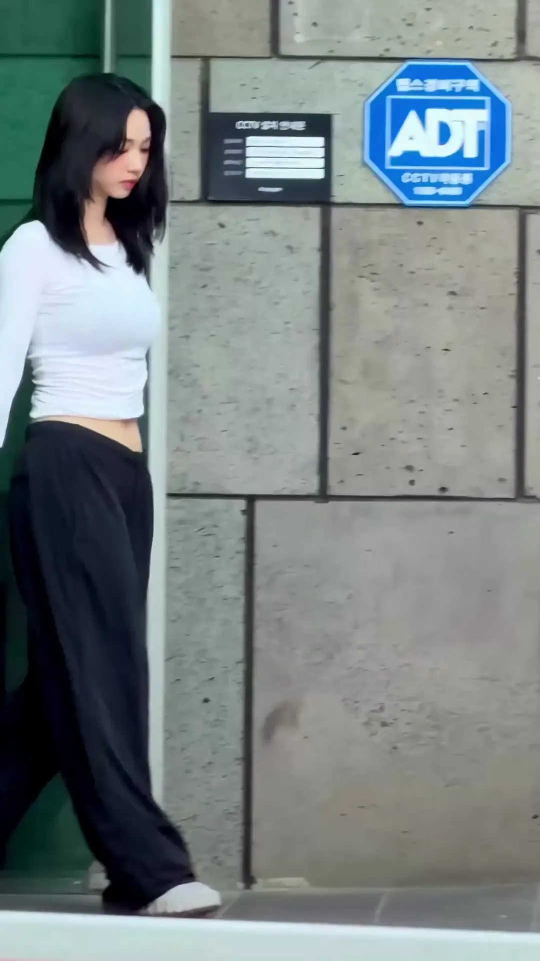 오늘자 카리나 팬싸 퇴근길