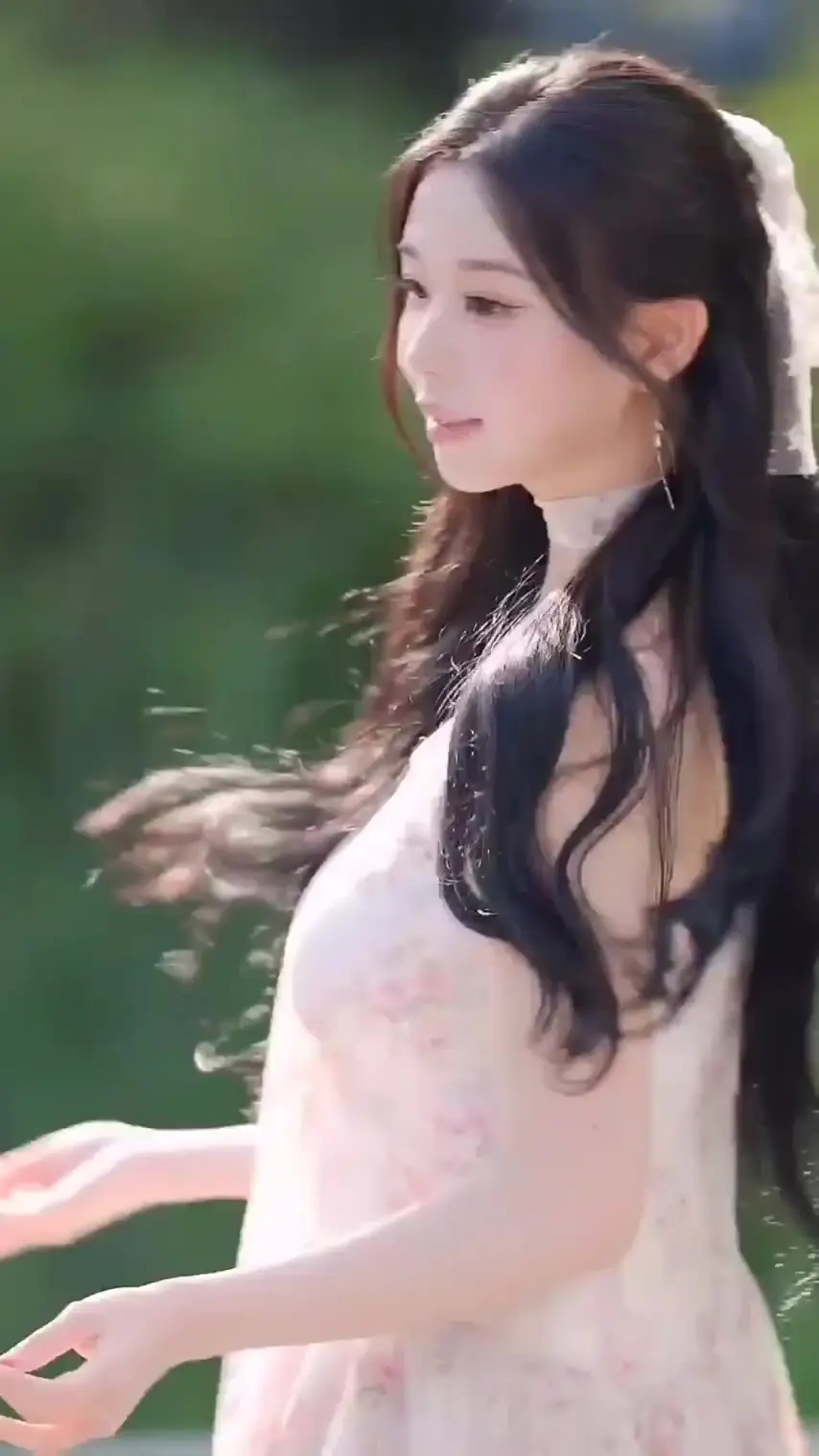 김채연 햇볕에 비친 실루엣