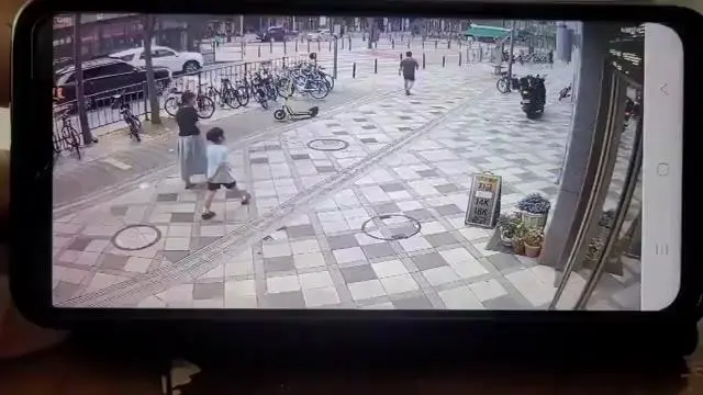 세종시 버스 돌진 사고 아이 살린 어머니ㄷㄷ.m4